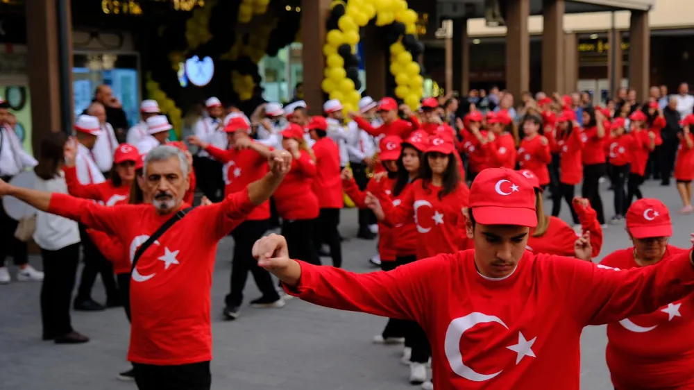 100. YILDA 100 EFE BÜYÜK BEĞENİ TOPLADI