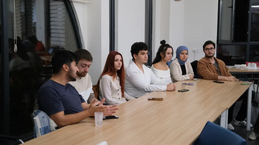 ALTIEYLÜL BELEDİYESİ, GENÇLERİN DE YANINDA