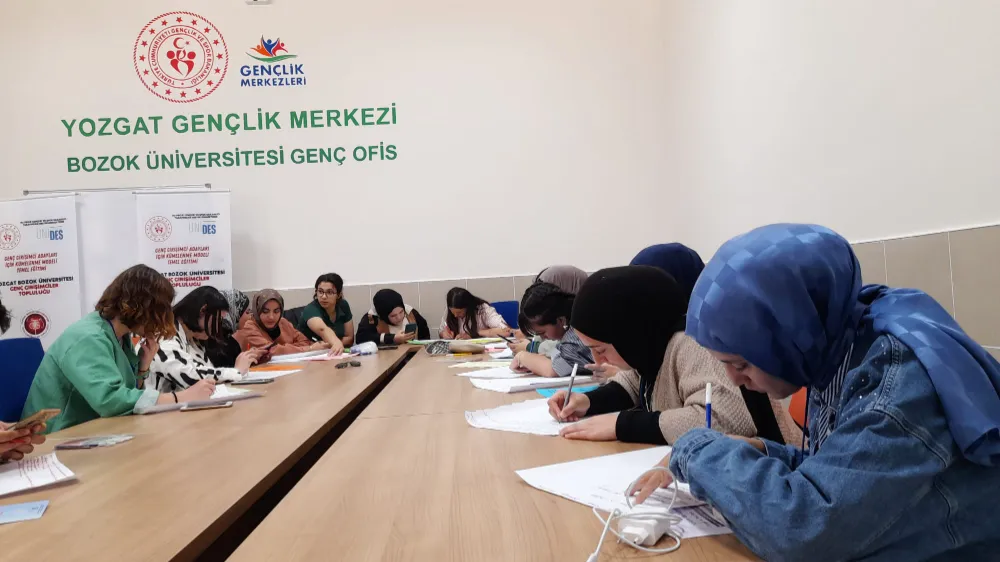 “Genç Girişimci Adayları için Kümelenme Modeli Temel Eğitimi” projesi tamamlandı.