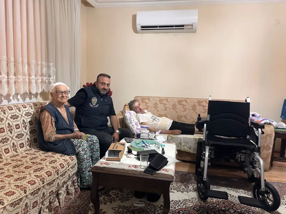BİR SANDALYE;  RAHATLAYAN İKİ HAYAT