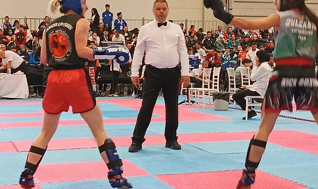 AHMET BEREKET DÜNYA KİCK BOKS KUPASINDA HAKEM OLARAK GÖREV ALDI…