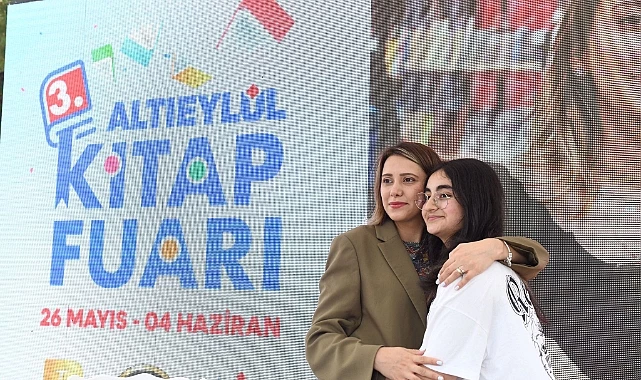 ALTIEYLÜL 3. KİTAP FUARINDA YAZARLARA BÜYÜK İLGİ