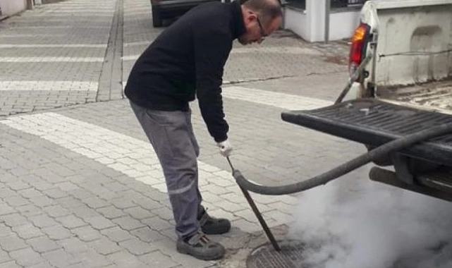 ALTIEYLÜL’DE İLAÇLAMA  ÇALIŞMALARI ARALIKSIZ SÜRÜYOR