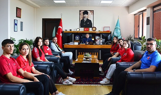 REKTÖR OĞURLU, ŞAMPİYON JUDOCULARI TEBRİK ETTİ